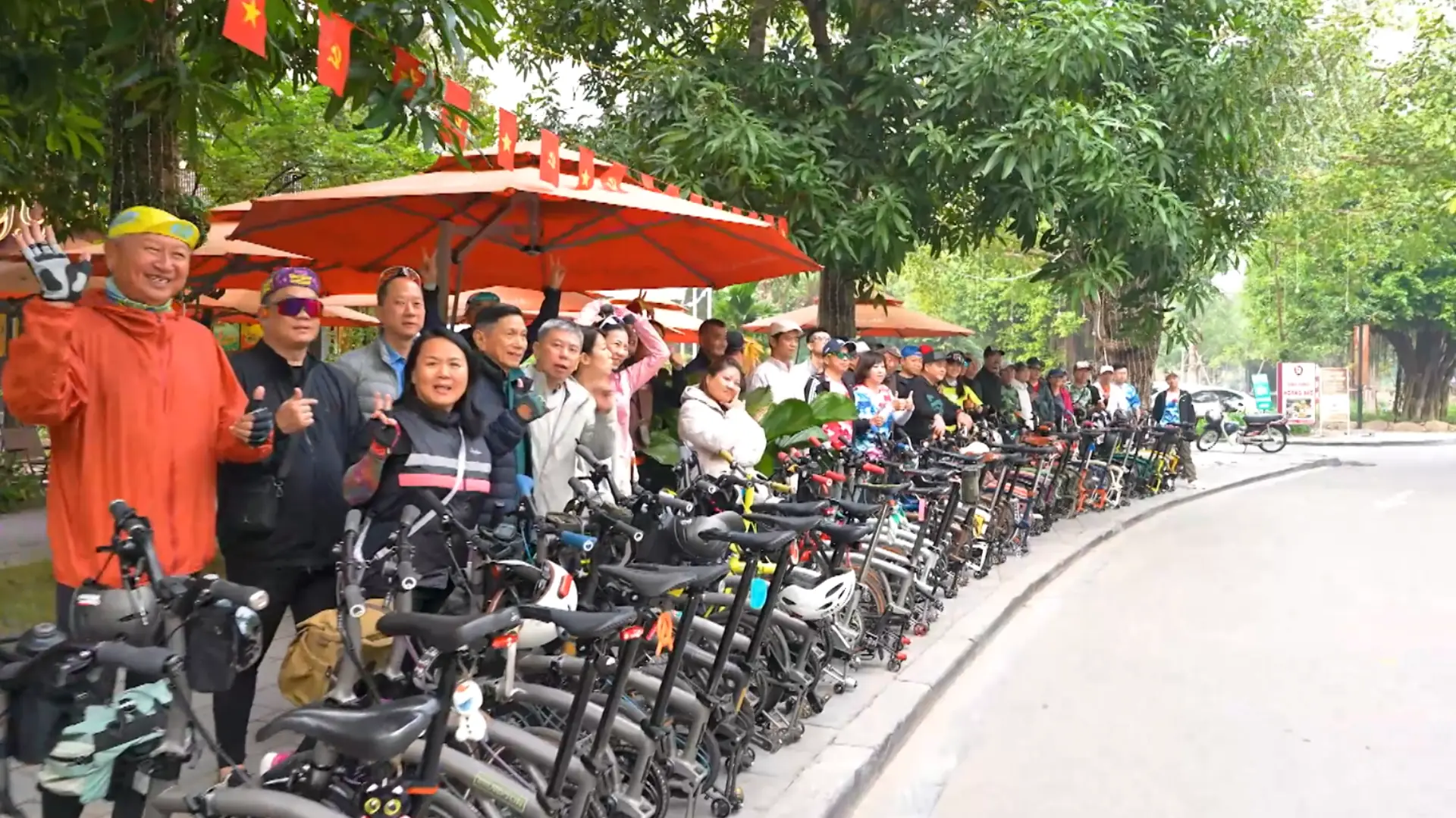 Đến Hà Nội cùng đạp xe Brompton | Hà Nội đến để yêu | 15/12/2025